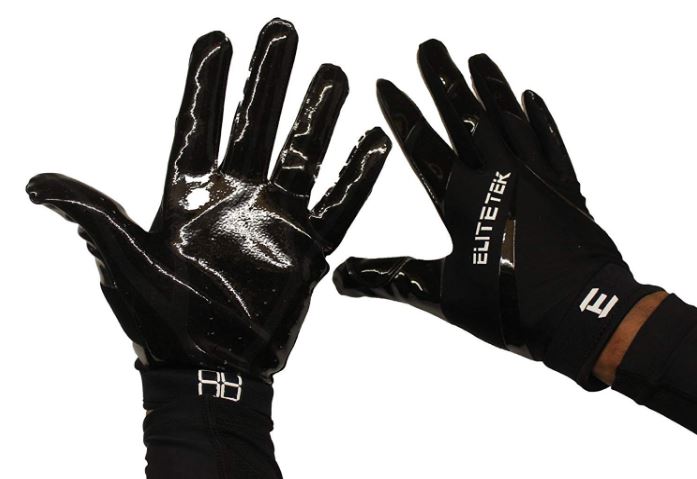 How to Wash the Football Gloves (2 Best methods!)