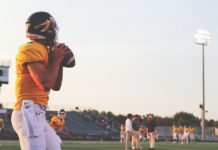 How to Keep the Football Gloves Sticky? football gloves sticky