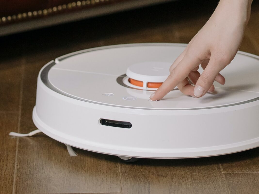 How Does a Robot Vacuum Cleaner Work?