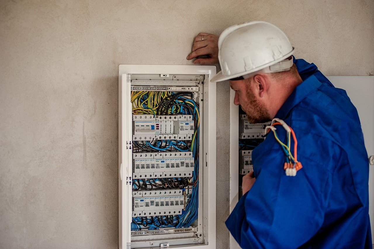 The Perks of Hiring a Professional Electrician for Your Commercial Building
