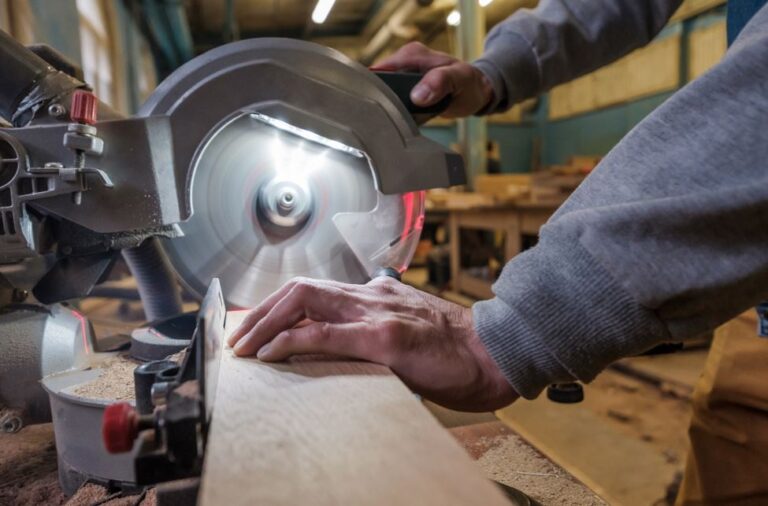 What is a Sliding Miter Saw? 
