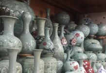 How is Korean celadon pottery made? How is Korean celadon pottery made?