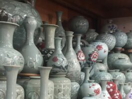 How is Korean celadon pottery made? How is Korean celadon pottery made?